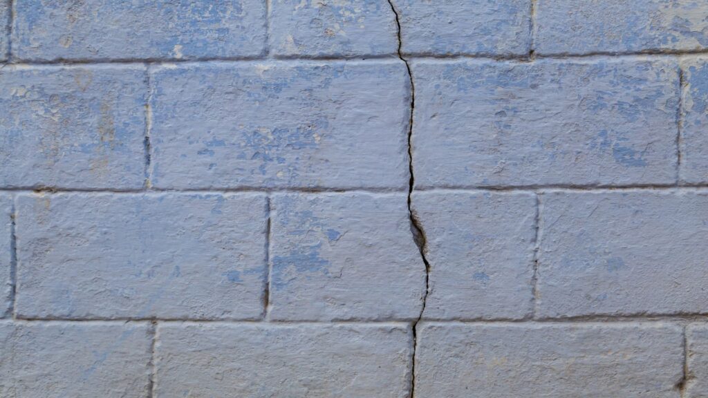 How Can Homeowners Tell if Cracks in Brick or Mortar Are Serious