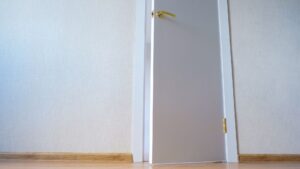 The Difference Between Cosmetic Damage and Structural Warning Signs